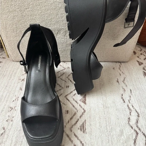 Windsor Smith Black Platform Heels - Picture 4 of 17